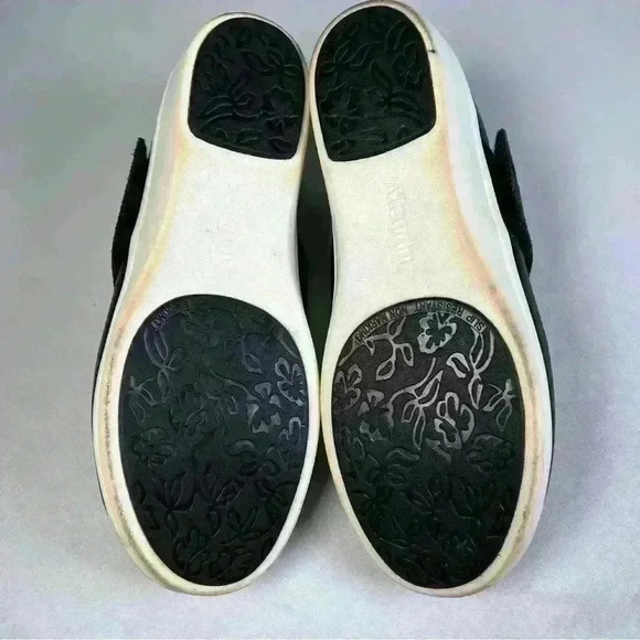 Lightly used  TRAQ BY ALEGRIA "QIN" WOMENS SMART WALKING SHOES BLACK - Picture 6 of 13